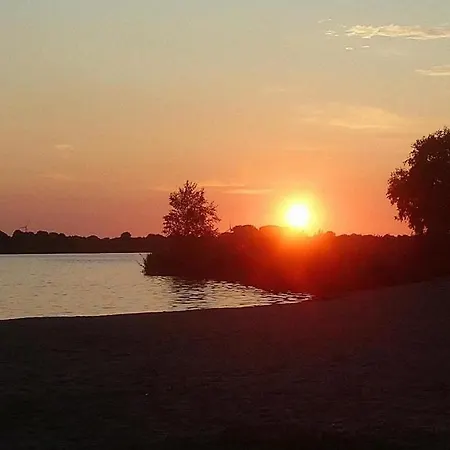 Tom Brook Apartment *