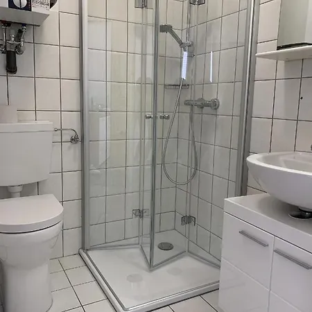 Tom Brook Apartment Bedekaspel