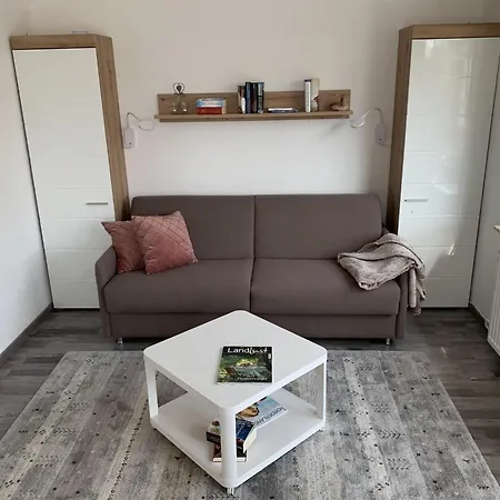 Tom Brook Apartment Bedekaspel